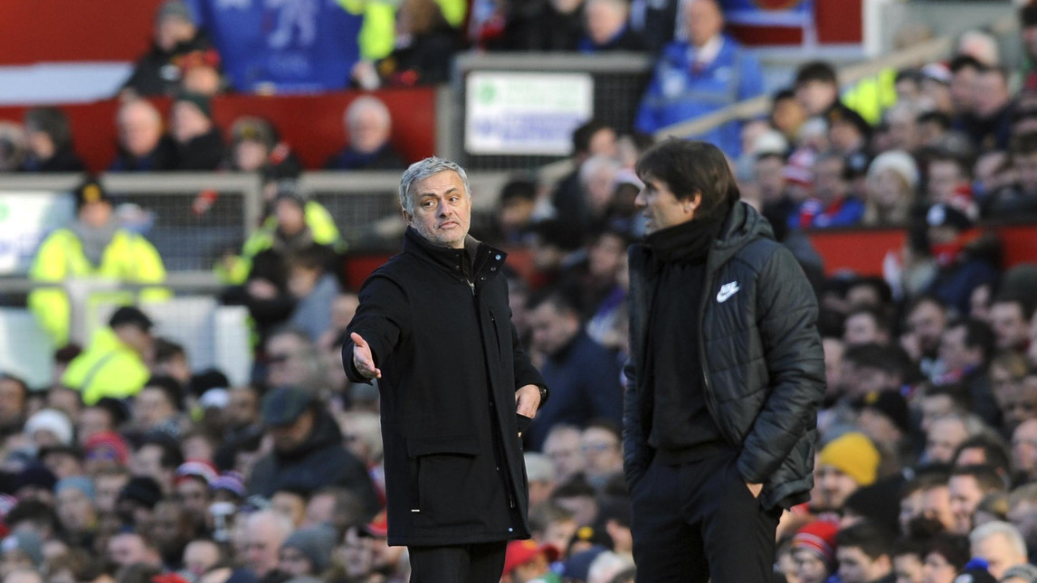 Mourinho - Conte: Người lạ ơi, xin hãy cho tôi mượn... bàn tay - Bóng Đá