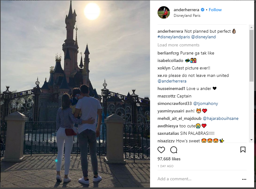 Bộ đôi Man United hào hứng 'đánh lẻ' tại Disneyland - Bóng Đá