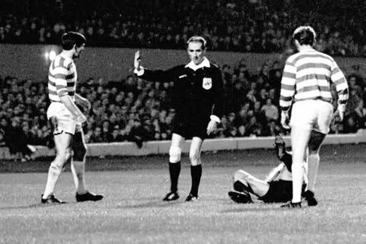 Những thủ đoạn 'lầy' nhất làm xấu mặt làng túc cầu (Phần 1) - Bóng Đá