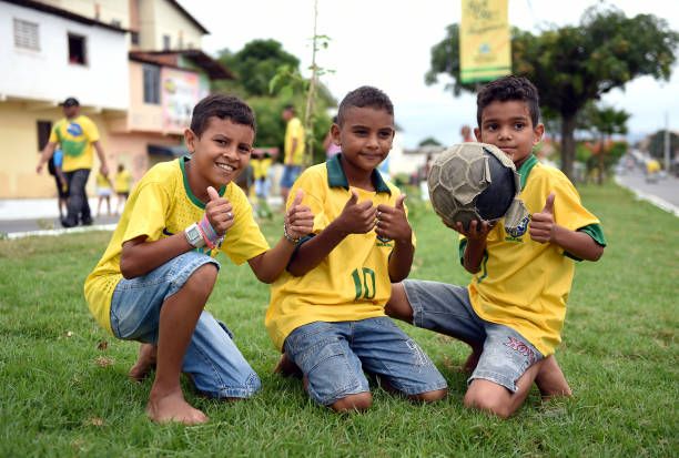 Bóng đá đường phố Brazil hòa chung World Cup.