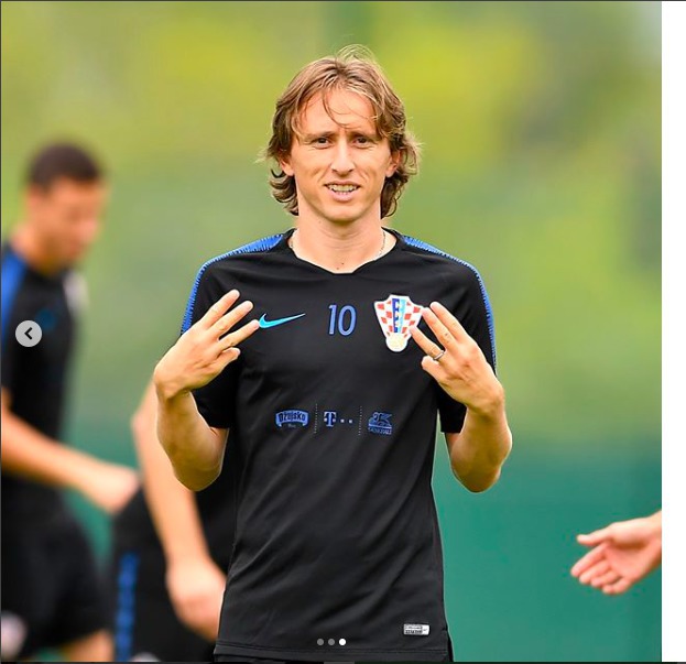 Tập trung cùng tuyển, đội trưởng Modric nhận quà khủng - Bóng Đá