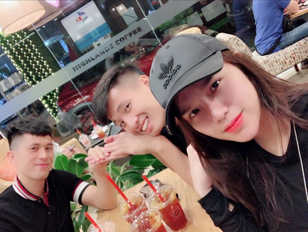Top 5 nàng WAGs xinh đẹp rạng ngời của tuyển Việt Nam - Bóng Đá