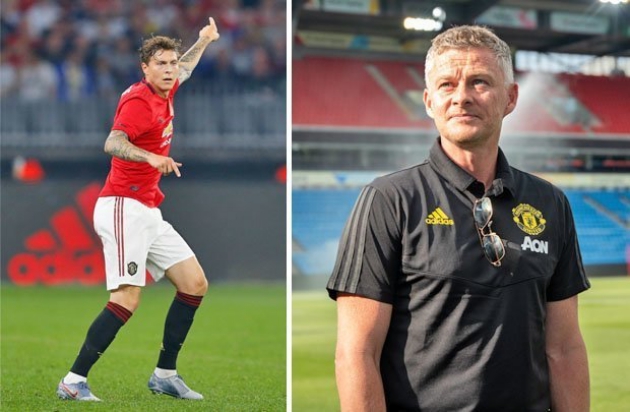 Solskjaer đã tìm ra người đá cặp với Victor Lindelof.