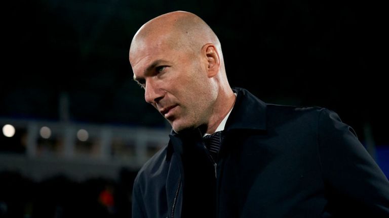 Real Madrid would have to fork out £70MILLION to sack Zinedine Zidane after Spanish giants endure nightmare start to the season under French boss - Bóng Đá