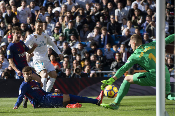 'In football you never know what's going to happen': Barcelona keeper Marc-Andre Ter Stegen remains coy on his future - Bóng Đá