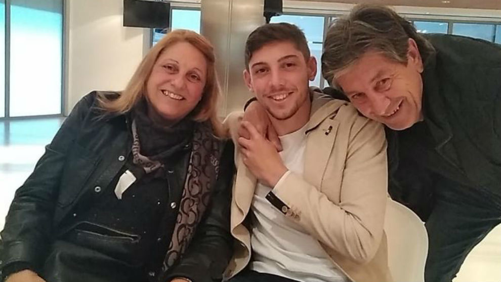 Valverde's mother: Fede dreamt for years about the Bernabeu singing his name - Bóng Đá