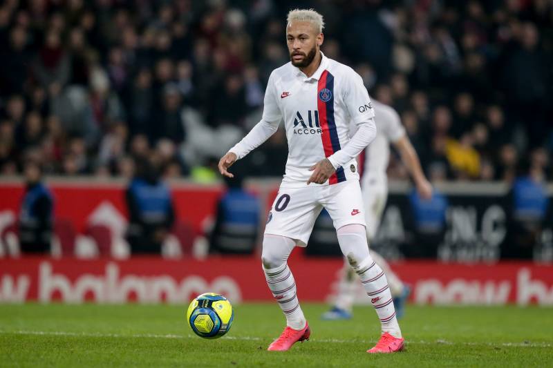 Mức phí chuyển nhượng Neymar vào khoảng 160 triệu euro. Liệu với những rối ren đang diễn ra trong nội bộ PSG, Barca có thể tận dụng cơ hội để chiêu mộ Neymar về Camp Nou hay không? Hãy chờ xem!