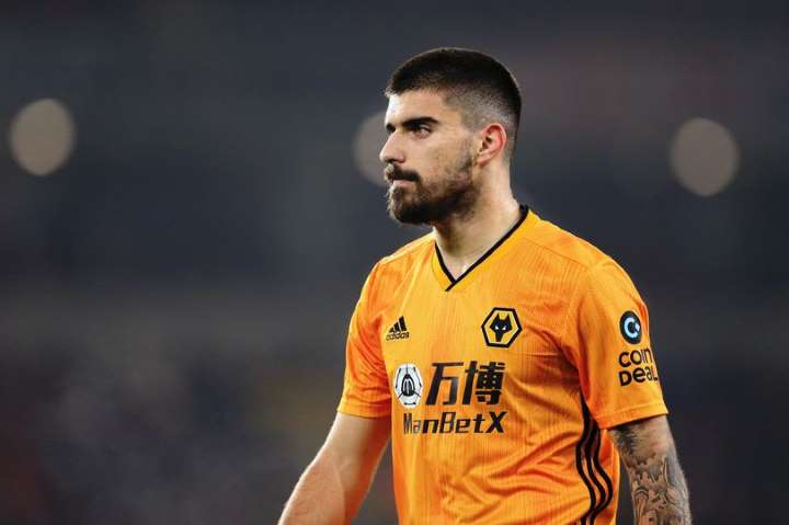 Một trong những gương mặt chơi hay nhất bên phía "bầy sói" là Ruben Neves. Ngôi sao người Bồ Đào Nha có pha lập công cho đại diện Ngoại hạng Anh ở phút 52.