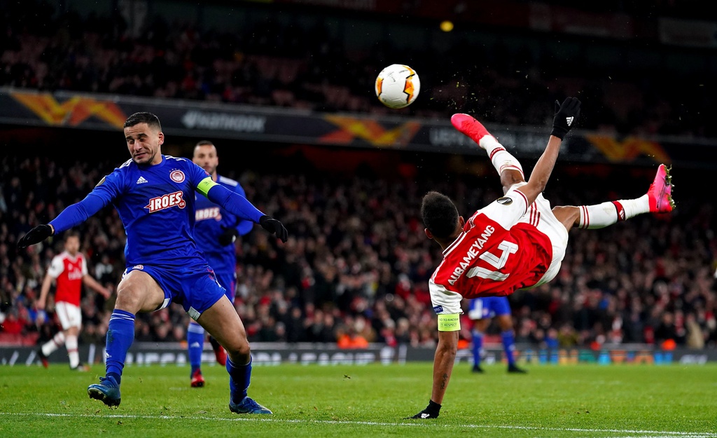 Arsenal financial squeeze opens door for Barcelona to launch Pierre-Emerick Aubameyang bid - Bóng Đá