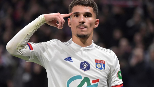 Arsenal remain keen on signing Lyon midfielder Houssem Aouar, with have made a latest bid of 45 million euros,  - Bóng Đá