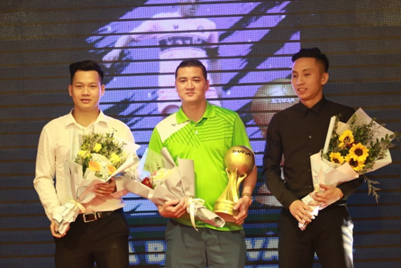 Thành Lương cùng nhiều cựu tuyển thủ dự lễ trao giải QBV phủi - Bóng Đá
