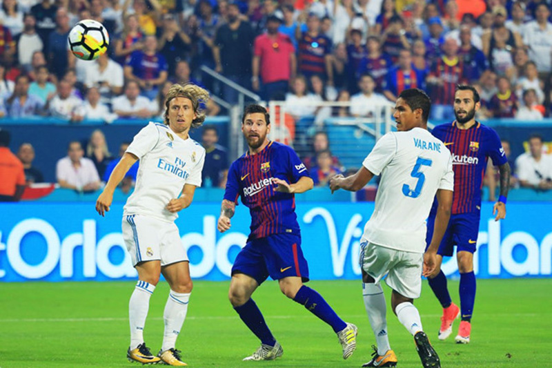 Barca vs Real: Ghét nhau đến từ hàng rào danh dự - Bóng Đá