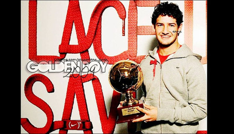 Pato khi đoạt danh hiệu "Cậu bé vàng" vào năm 2009. Ảnh: Sports.