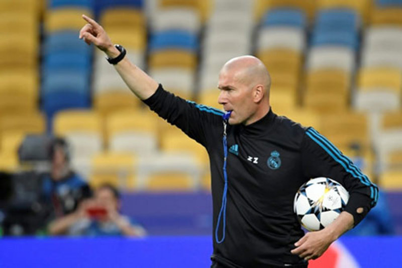 Lý do nào khiến Zidane chia tay Real sau chiến tích có