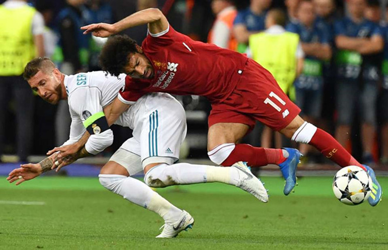 Hậu vệ Nga đe dọa sẽ triệt hạ Salah như Ramos - Bóng Đá