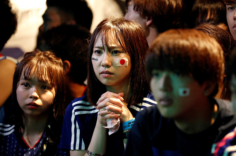 Cổ động viên không kìm nổi nước mắt trước chiến tích của Nhật Bản - Bóng Đá