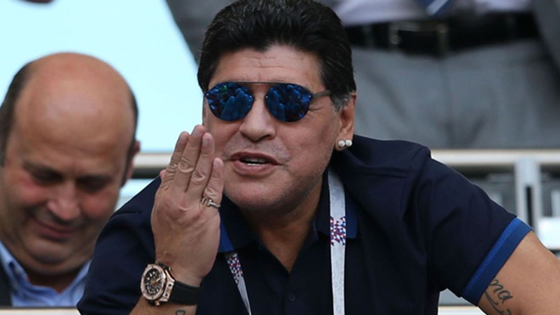 Maradona khiến FIFA phải xin lỗi trọng tài - Bóng Đá