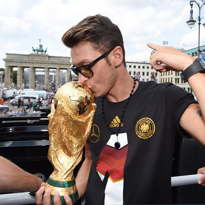 Mesut Ozil rời tuyển Đức: Lời oán trách của tình yêu - Bóng Đá