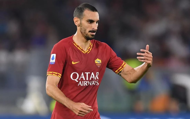 Davide Zappacosta (Roma mượn từ Chelsea): Hậu vệ người Italy liên tục dính chấn thương kể từ khi đầu quân cho Roma. Sau chấn thương bắp đùi, Zappacosta còn phải phẫu thuật đầu gối vào cuối năm 2019. Đến nay, anh mới chỉ xuất hiện vỏn vẹn 12 phút trong màu áo Giallorossi.