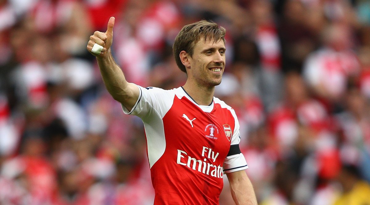Monreal đã quá già để có thể trở thành tương lai dài lâu ở Arsenal.