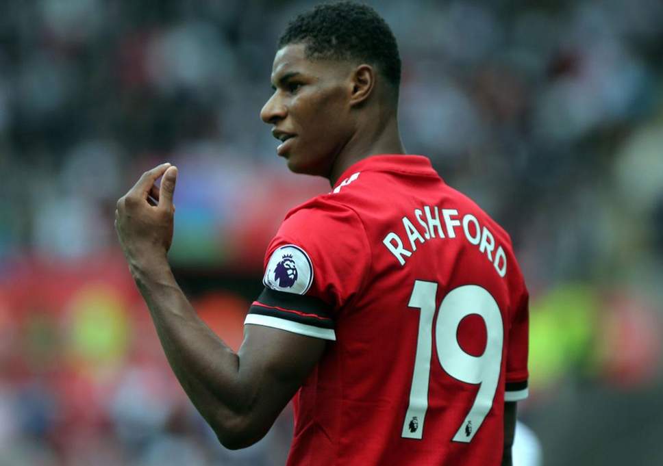 Ole Gunnar Solskjaer now knows the first name on his Manchester United teamsheet - Bóng Đá