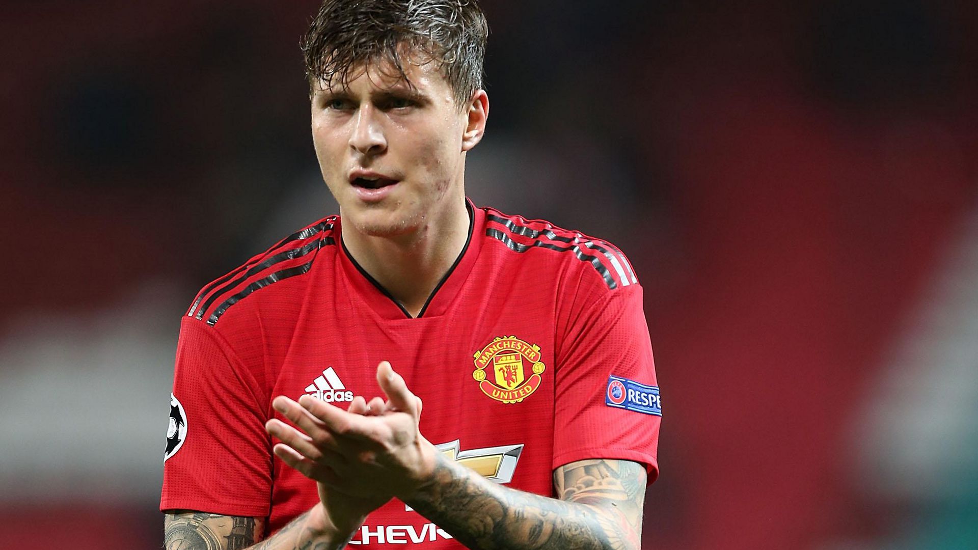 Liverpool là bài test cho khả năng chỉ huy hàng phòng ngự của Lindelof.
