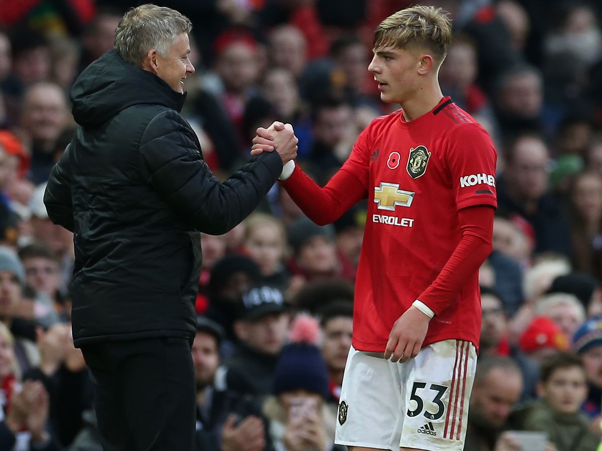 Man Utd fans drool over Brandon Williams after impressive Brighton display - Bóng Đá