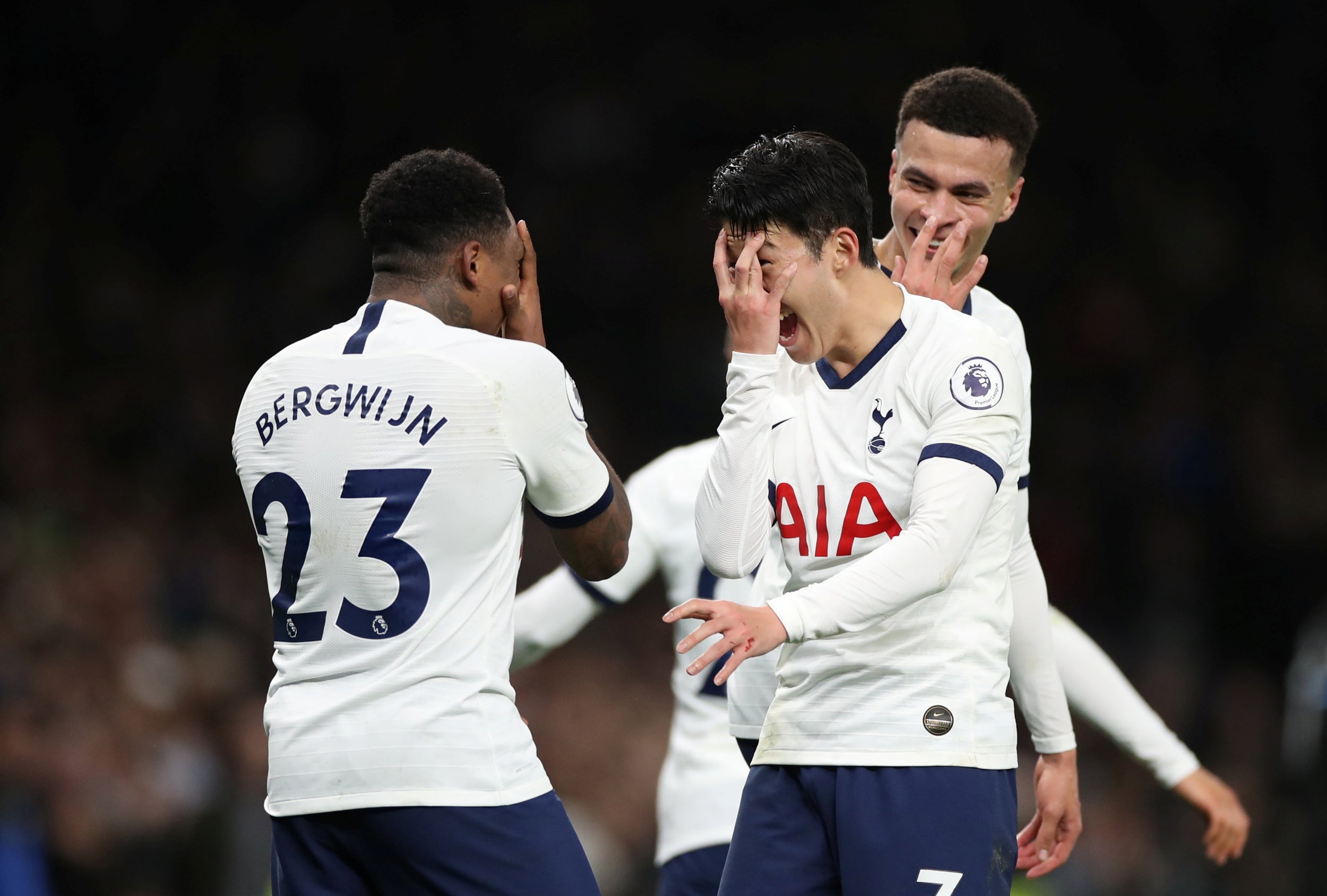 Theo Last Word On Spurs, Heung-min chạm bóng tới 42 lần, tỉ lệ chuyền chính xác cũng khá cao với một tiền đạo - 71,4%.