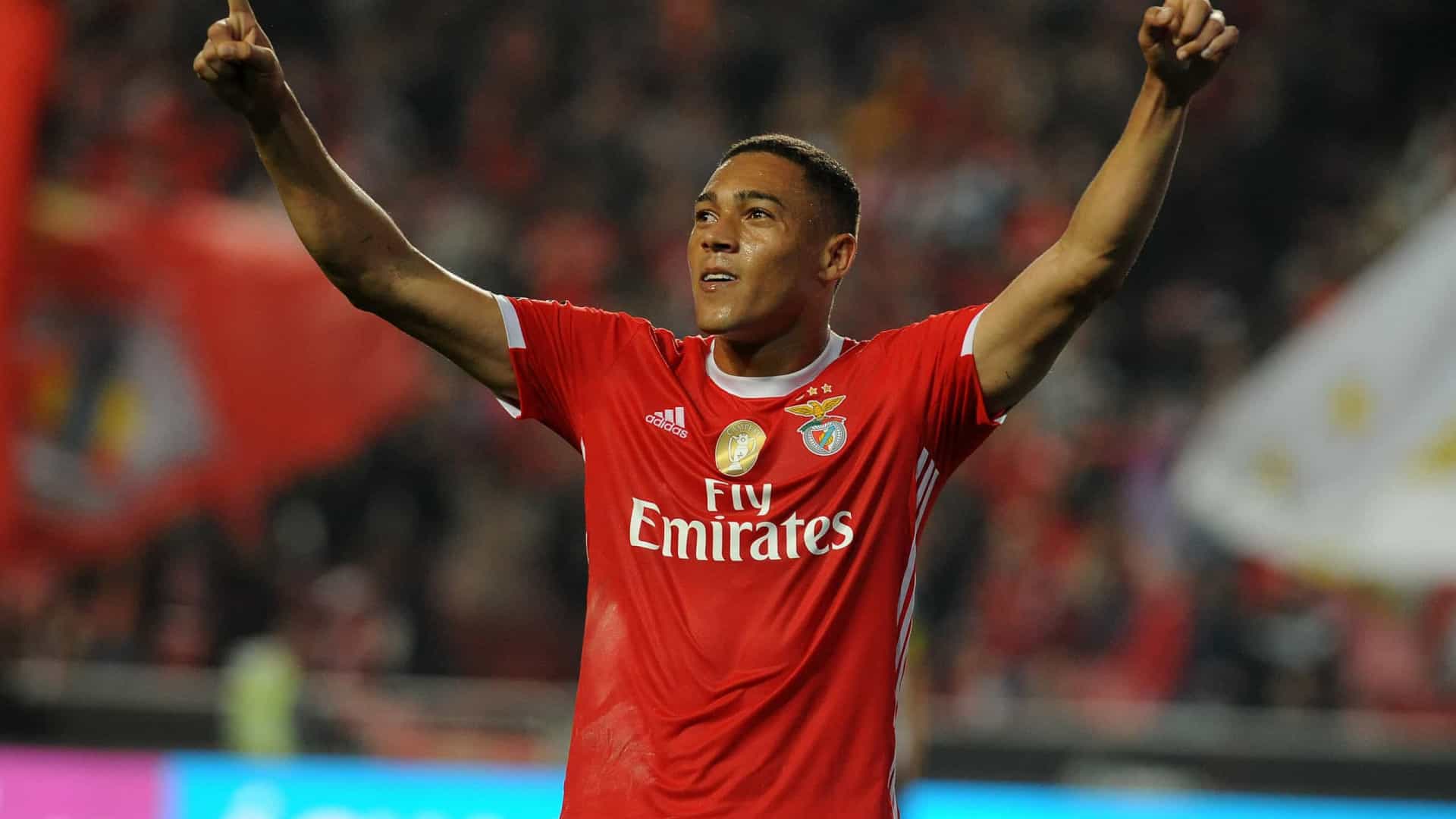 Liverpool cử tuyển trạch xem giò Carlos Vinicius và Ruben Dias - Bóng Đá