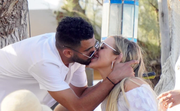 TAYLS, YOU WIN Man City ace Riyad Mahrez treats his new girlfriend to a romantic break in the south of France - Bóng Đá