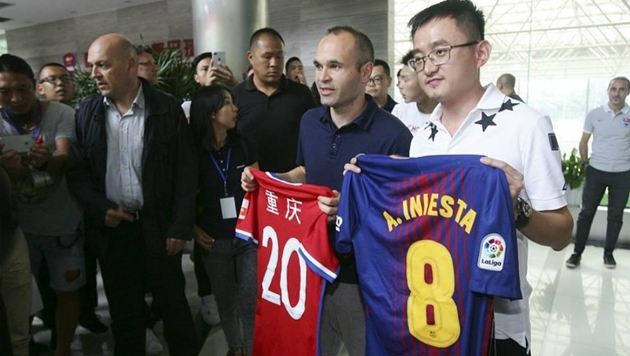 Trước đó, Iniesta được cho sẽ chuyển tới Trung Quốc thi đấu.