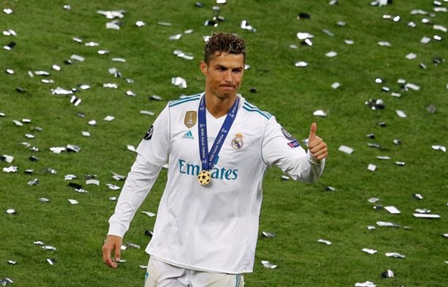 Ban lanh đạo Real Madrid yêu cầu Cristiano Ronaldo giải thích trước truyền thông nếu muốn rời câu lạc bộ.