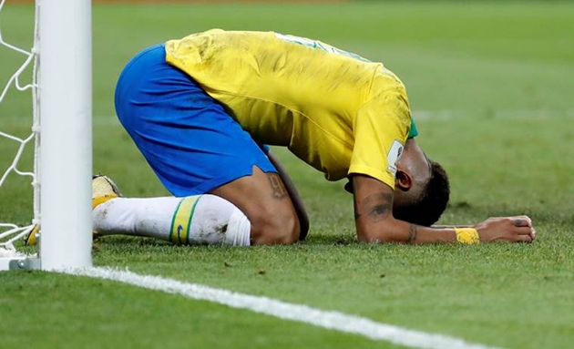 Marcelo đau đớn sau đêm thảm họa của Brazil - Bóng Đá
