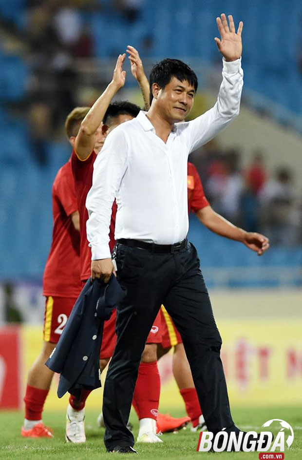 HLV Hữu Thắng phải tính toán cẩn trọng điểm rơi phong độ cho ĐT Việt Nam tại AFF Suzuki Cup 2016. Ảnh: Gia Minh.