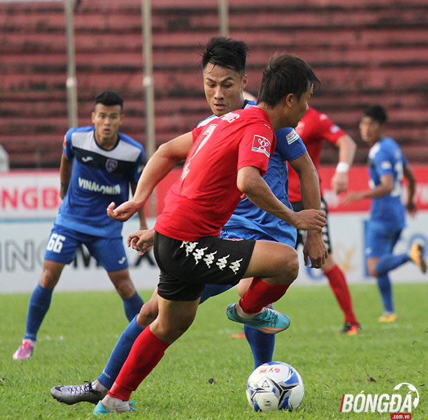 Trong 90 phút thi đấu chính thức, Than Quảng Ninh đã bị Long An dẫn trước hai bàn, cơ hội đi tiếp của Hồng Quân và các đồng đội gần như đã không còn. Ảnh: Đình Viên.