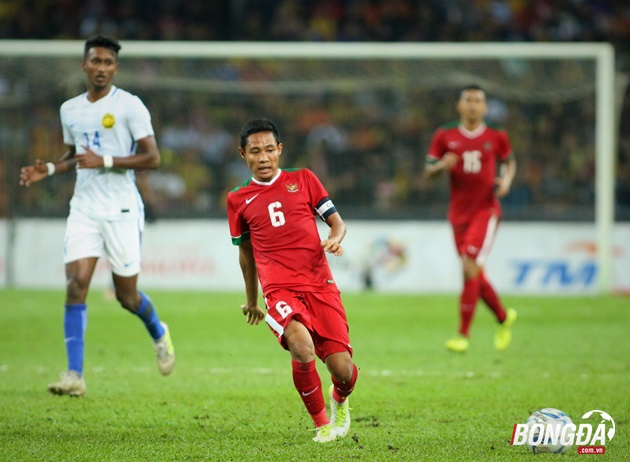 Đội trưởng Evan Dimas đã cầm chịch rất tốt trận đấu Indonesia gặp Malaysia. Ảnh: Đình Viên.