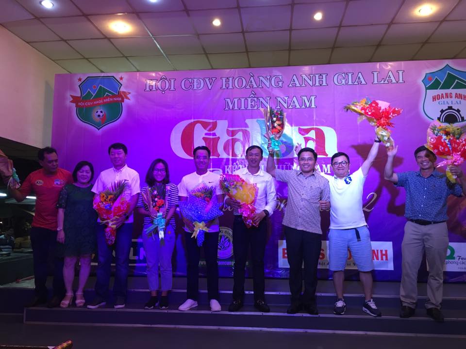 Hội CĐV HAGL khu vực phía nam đã tổ chức buổi tiệc nhỏ ấm cúng nhằm tiếp thêm sức mạnh cũng như tri ân các cầu thủ HAGL đã có chiến thắng mãn nhãn trước chủ nhà Sài Gòn FC.