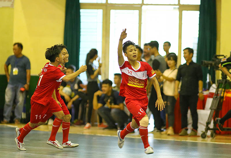 Giải trẻ em có hoàn cảnh đặc biệt 2018: Đánh bại chủ nhà TP.HCM, Hà Nội lên ngôi vô địch - Bóng Đá