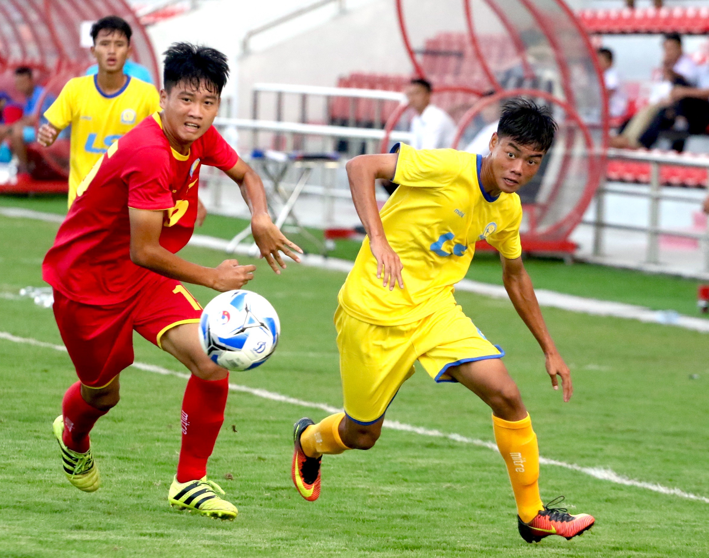 VCK U17 Quốc gia: PVF thắng thuyết phục, SHB Đà Nẵng thua sốc - Bóng Đá