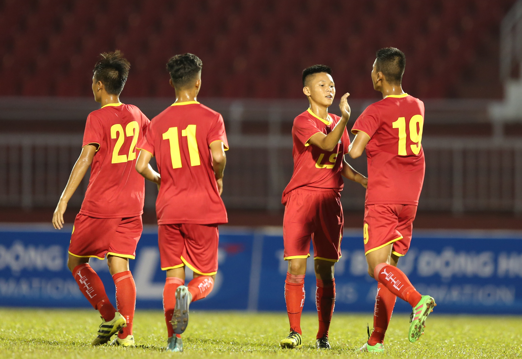 Bảng B VCK U15 Quốc gia 2018: Sanna Khánh Hòa, Viettel vào bán kết - Bóng Đá