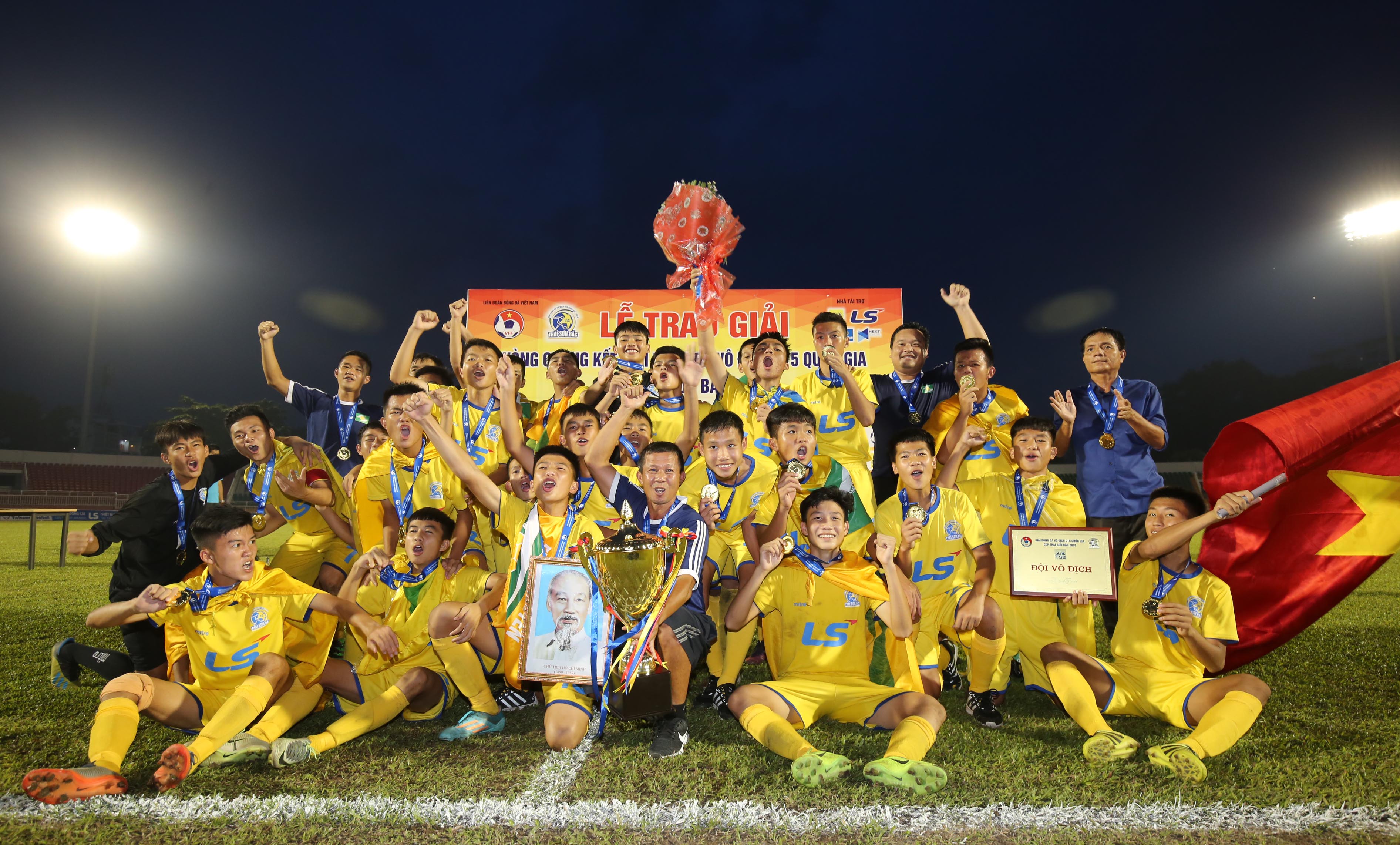  VCK U15 Quốc gia 2018: Thắng Viettel trên loạt “đấu súng”, SLNA lên ngôi vô địch - Bóng Đá