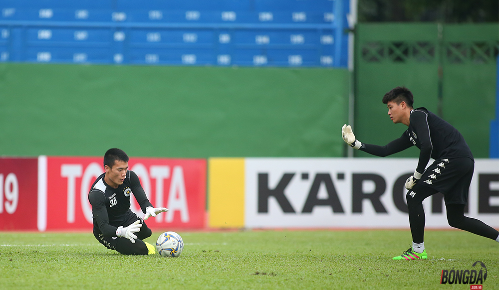 Hà Nội đấu Bình Dương chung kết AFC Cup 2019: Đức Huy chấn thương, Quang Hải tập riêng - Bóng Đá