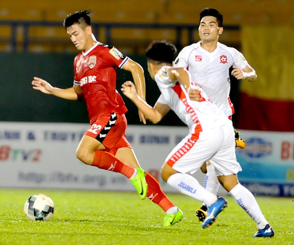 Chung kết AFC Cup: Sao U23 Việt Nam Nguyễn Tiến Linh gánh trách nhiệm chọc thủng lưới Hà Nội FC - Bóng Đá