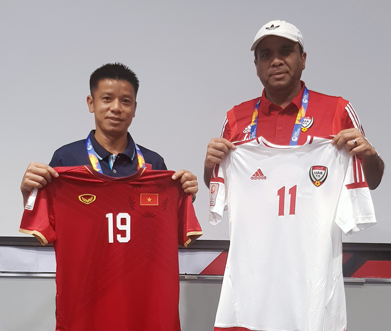 U23 Việt Nam sẽ mặc áo đỏ còn UAE trong trang phục toàn trắng. Ảnh VFF.