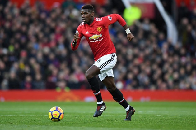 Ông cũng "nhún nhường" Pogba bằng cách thay đổi sơ đồ thi đấu.