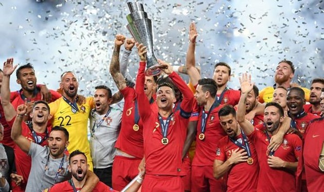 Ronaldo lại có thêm một danh hiệu cùng Selecao.