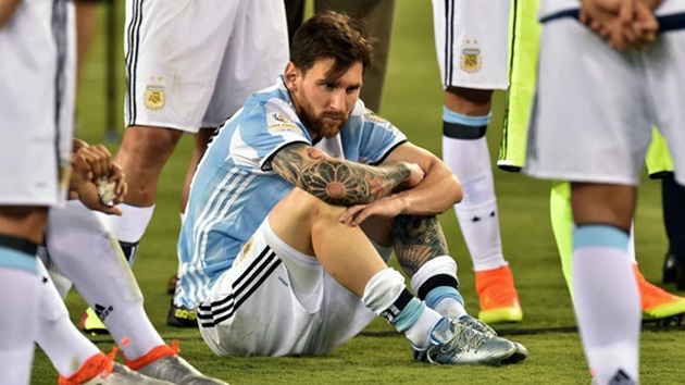 Lionel Messi chạy trời cũng không thoát...Chile - Bóng Đá