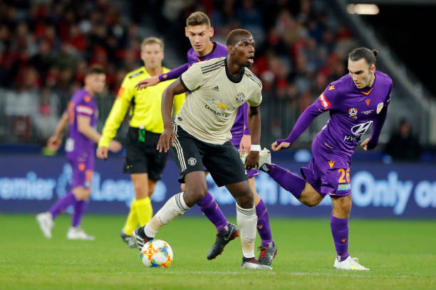 Paul Pogba xuất hiện trong hiệp hai, cầu thủ người Pháp vẫn chơi tốt giữa những tin đồn chuyển nhượng xung quanh mình. Anh là tác giả của pha kiến tạo giúp Marcus Rashford mở tỷ số trận đấu.