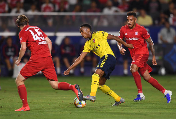 Bayern thất thế trong hiệp một vì tung ra khá nhiều cầu thủ trẻ.