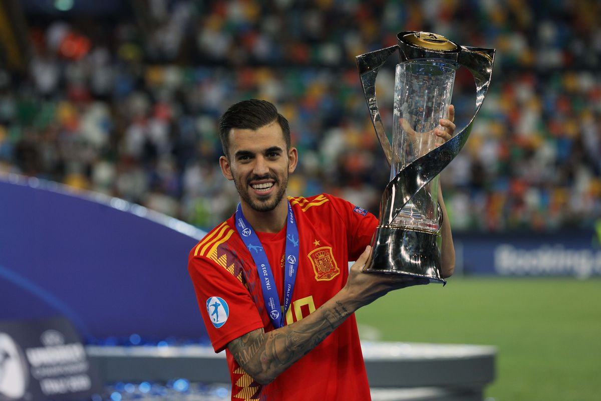 Dani Ceballos vừa gia nhập Arsenal sau khi đăng quang VCK U21 châu Âu cùng U21 Tây Ban Nha.